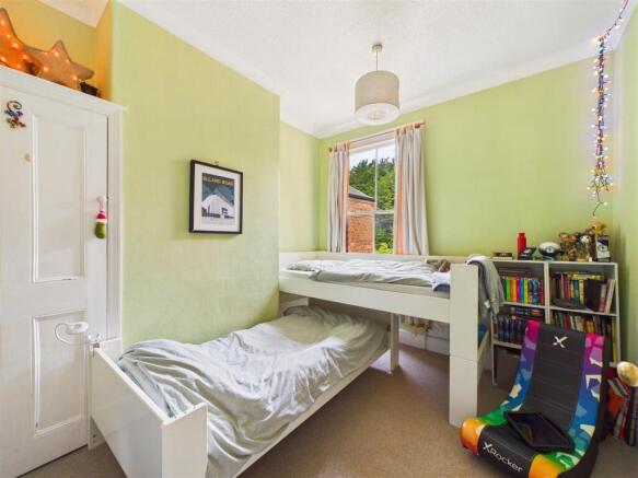 3 bed Terraced for sale Image 10