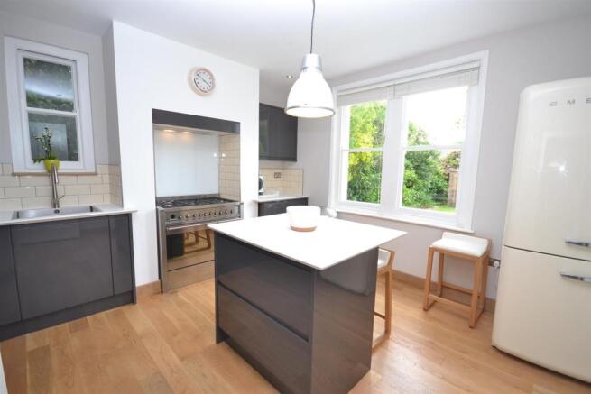 Kitchen 2.JPG