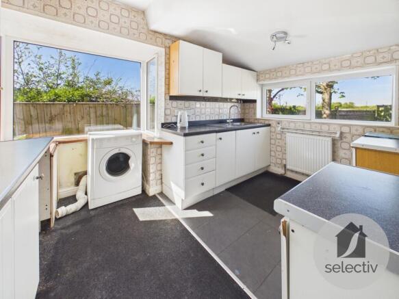 3 bed Semi-Detached Bungalow for sale Image 10