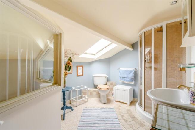 8433227-interior11.jpg