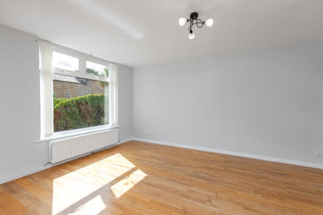 3 bed Semi-Detached to rent Image 4