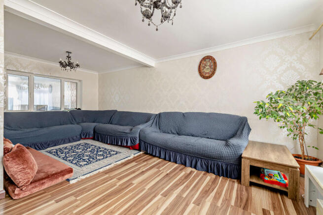 Charlton Crescent, Barking, IG11 photo 2