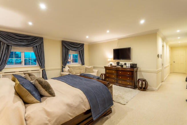 Master Bedroom b