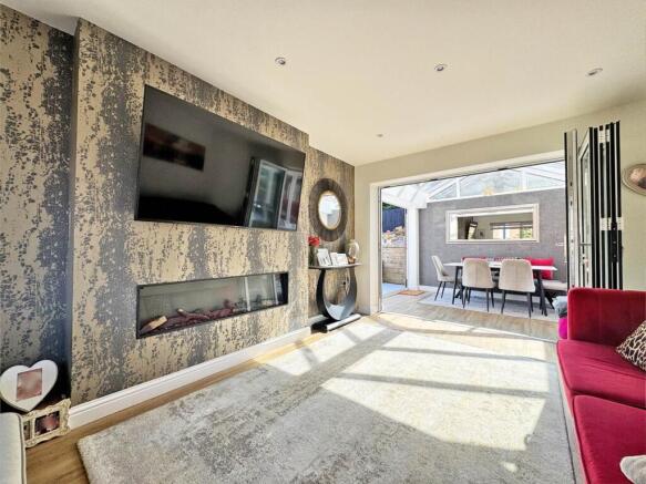 3 bed Detached for sale Image 4