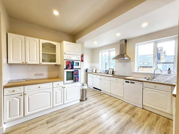 3 bed Detached for sale Image 6