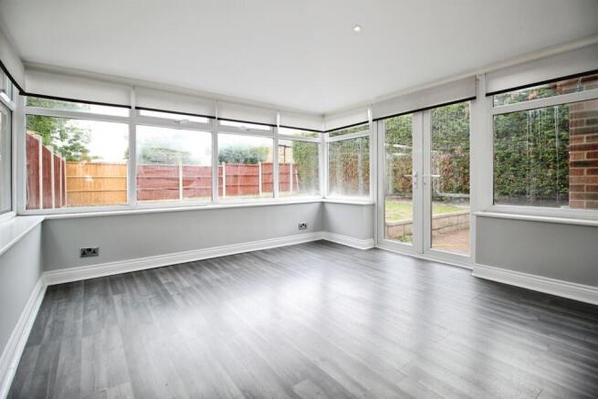 4 bed Semi-Detached for sale Image 4