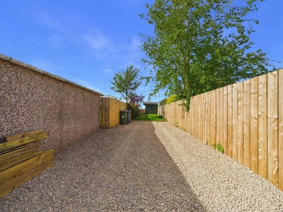 2 bed Cottage for sale Image 11