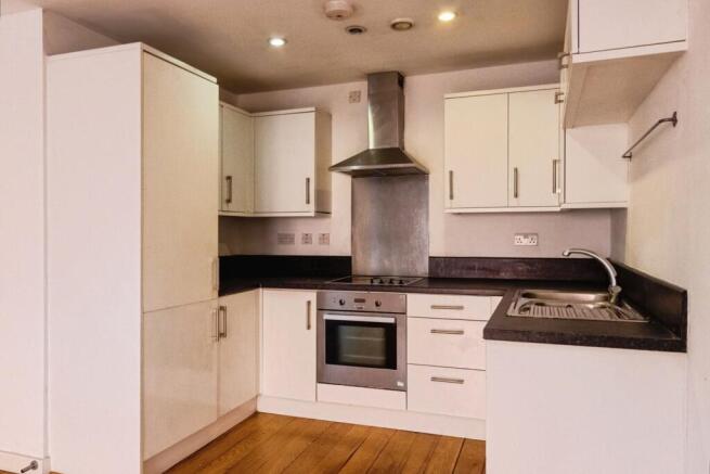 2 bed Flat for sale Image 5