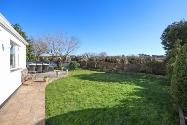 16 Silbury Rise 24.JPG