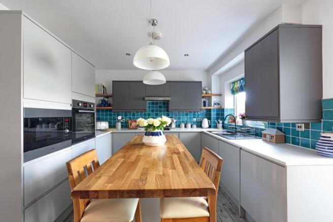 3 bed Semi-Detached for sale Image 8