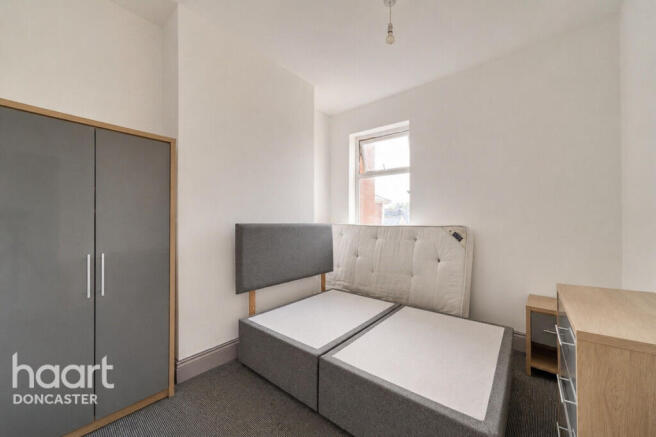 5 bed Terraced for sale Image 10