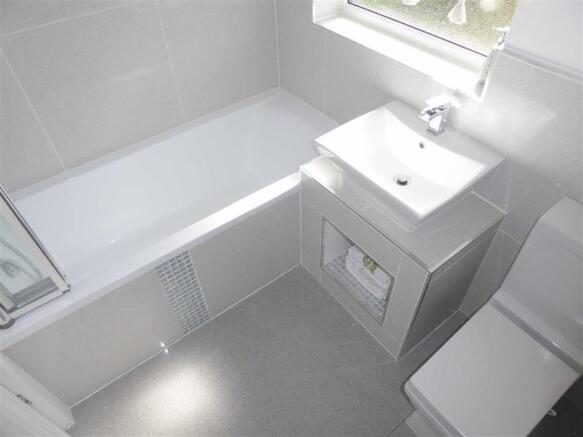 Bathroom / WC: