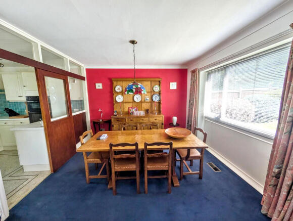 4 bed Detached for sale Image 6