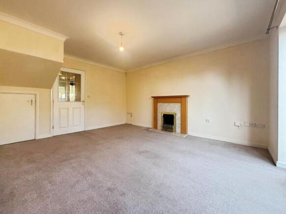2 bed Town House to rent Image 8