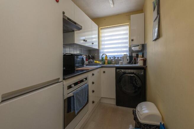 1 bed Flat for sale Image 6