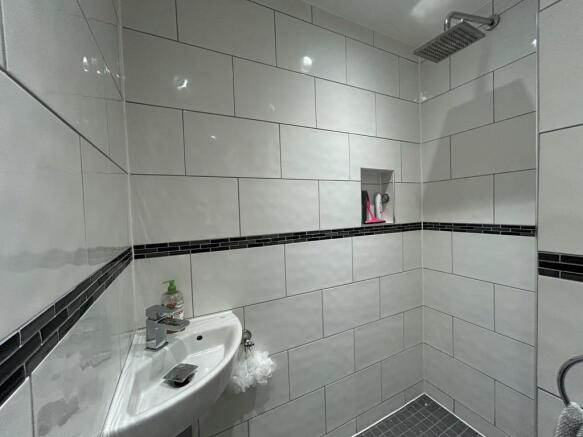 EN-SUITE WET ROOM