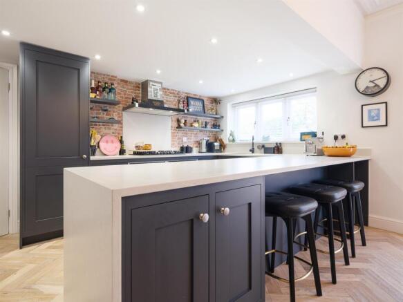 66 Westlecot Road-48.jpg