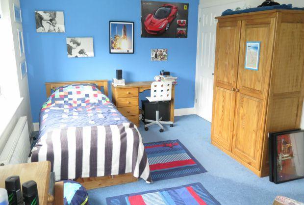 Bedroom 4 with wardrobe