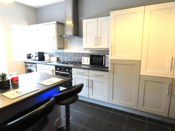KITCHEN DINER