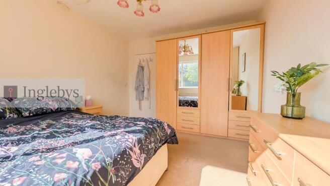 3 bed Semi-Detached for sale Image 9
