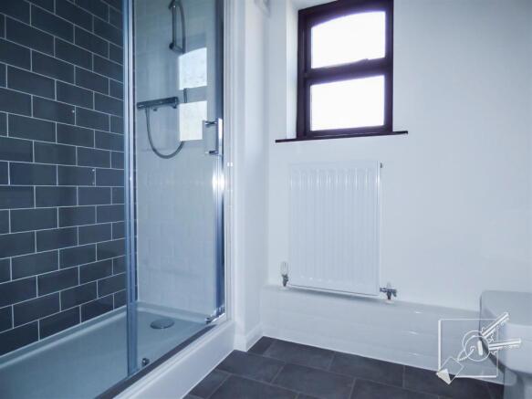 SHOWER ROOM: