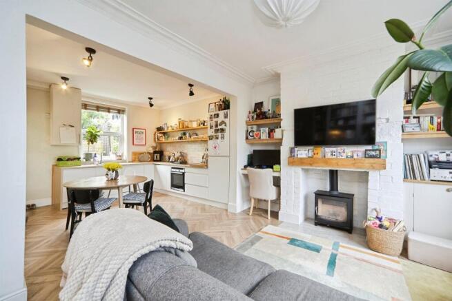 3 bed Terraced for sale Image 12