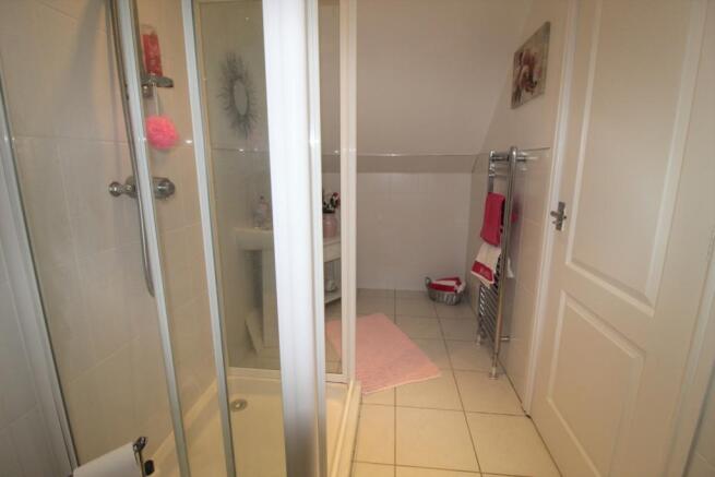 Bedroom 3 ensuite