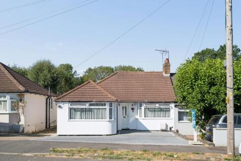 St Georges Drive, Carpenders Park, Watford, WD19