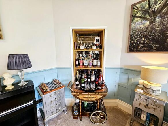 2 bed Flat for sale Image 7