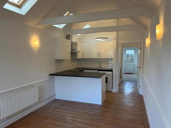 Kitchen lounge.jpg