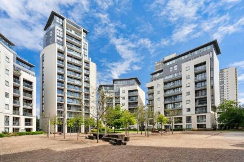 Pump House Crescent, Brentford