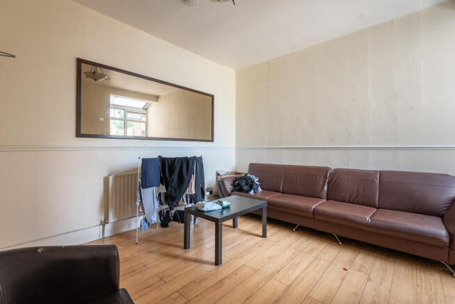 4 bed House of Multiple Occupation for sale Image 4