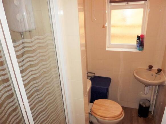 En-suite shower room 