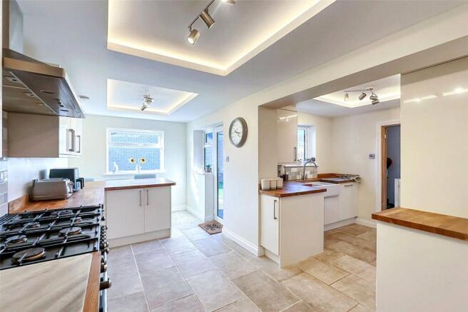 Windward Close, Littlehampton, West Sussex photo 4
