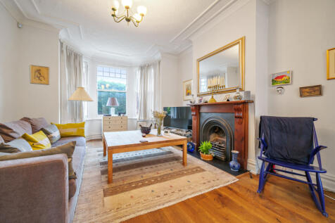 Bow Lane, Finchley, N12