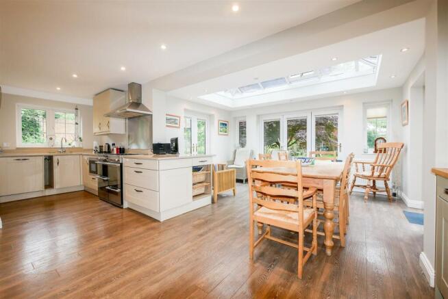 KITCHEN/DINER