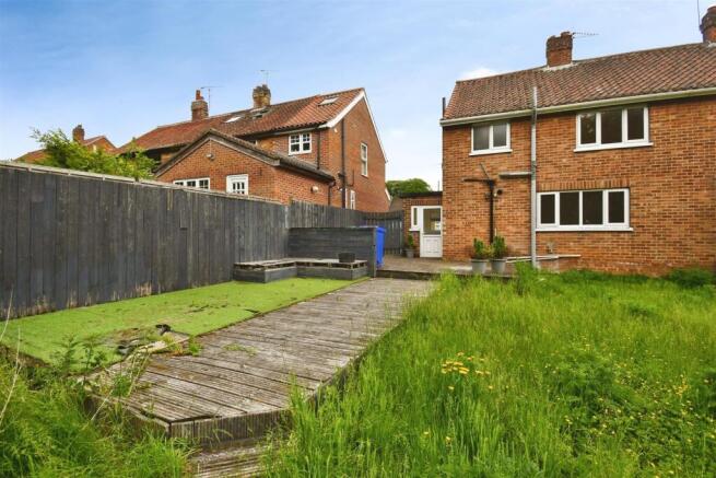 3 bed Semi-Detached for sale Image 4