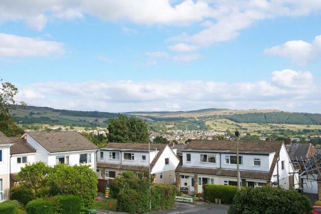 4 bed Detached for sale Image 10