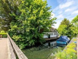 Flat 4, Boulters Cottages, Boulters Lock Island, Maidenhead SL6 8LW