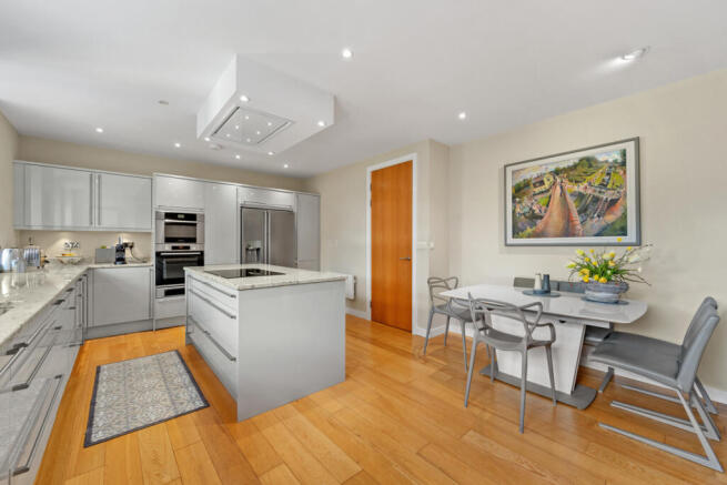 2 bed Apartment for sale Image 6