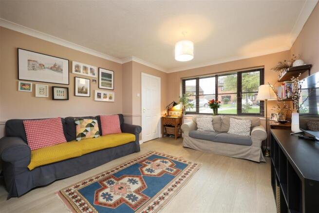 7 Niebull Close 10.JPG