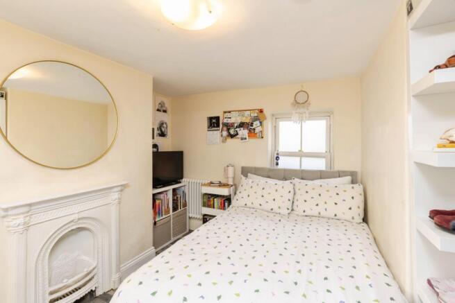 4 bed Detached for sale Image 8