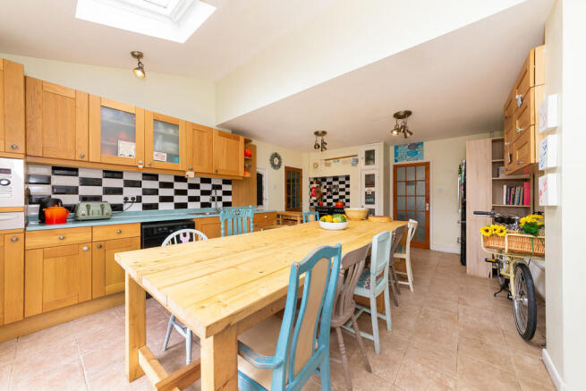 Kitchen/Breakfast...