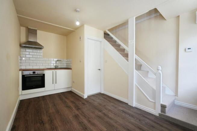 5 bed Detached for sale Image 7