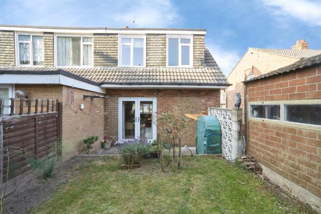 2 bed Semi-Detached for sale Image 8