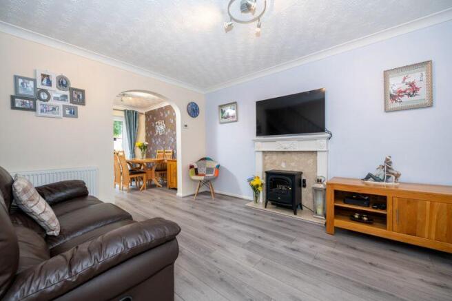 Sitting room/dining room