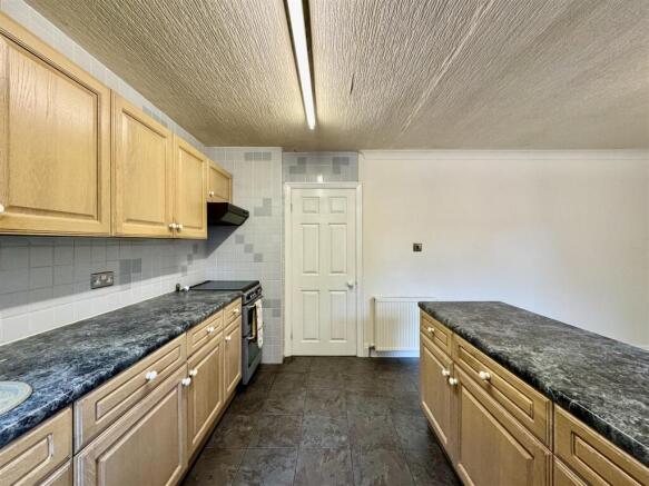 3 bed Semi-Detached for sale Image 11