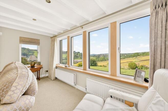 4 bed Detached for sale Image 6