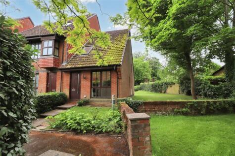 Badgers Close, St Johns, Woking, Surrey, GU21