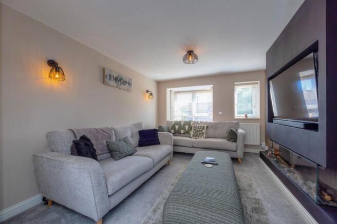 3 bed Semi-Detached for sale Image 4